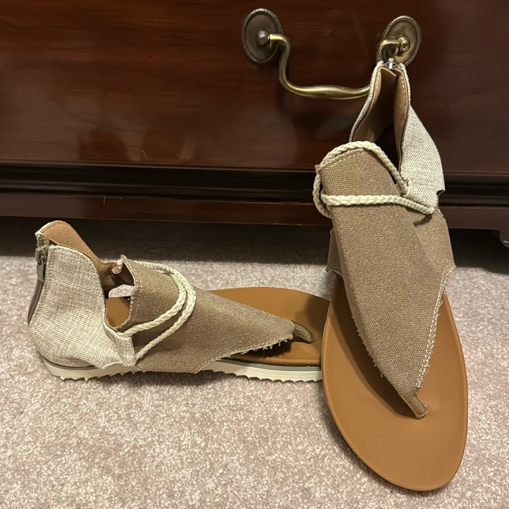 Size 9 sandals